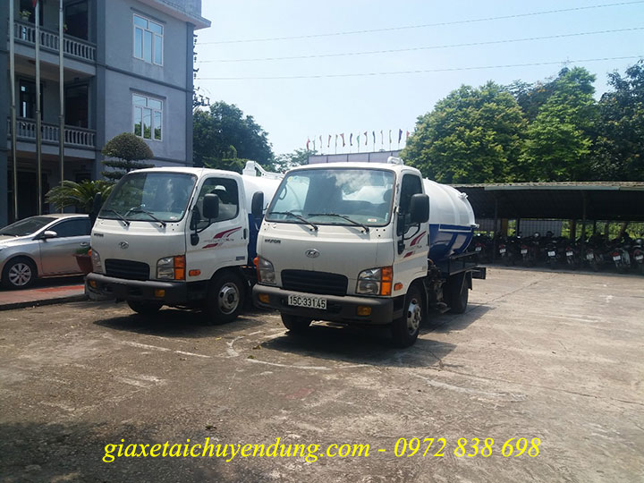 xe hút chất thải hyundai 2 khối