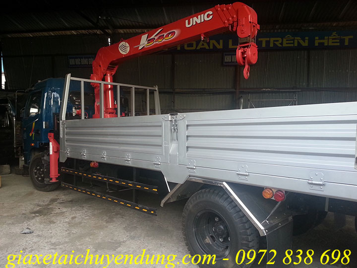 xe tải veam 4.9 tấn gắn cẩu 3 tấn unic